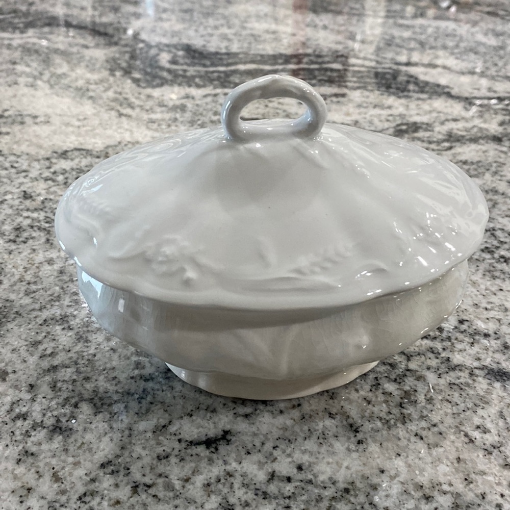 Antique Alfred Meakin Royal Ironstone China Covered Butter Dish!